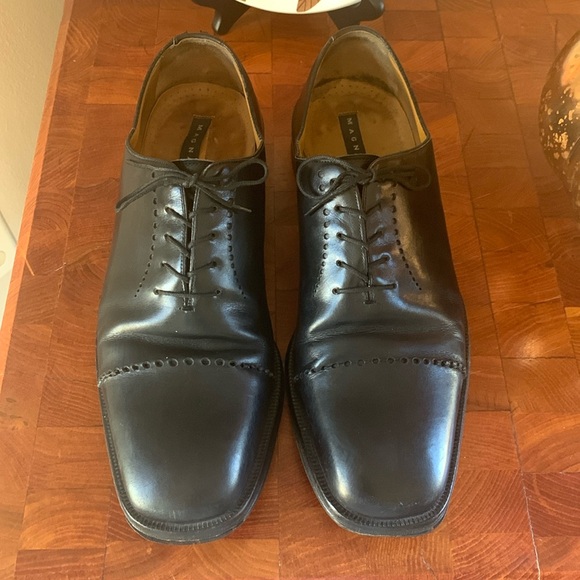 MAGNANNI. Shoes.  Size 10. Black. Very Good Condition - Picture 1 of 8